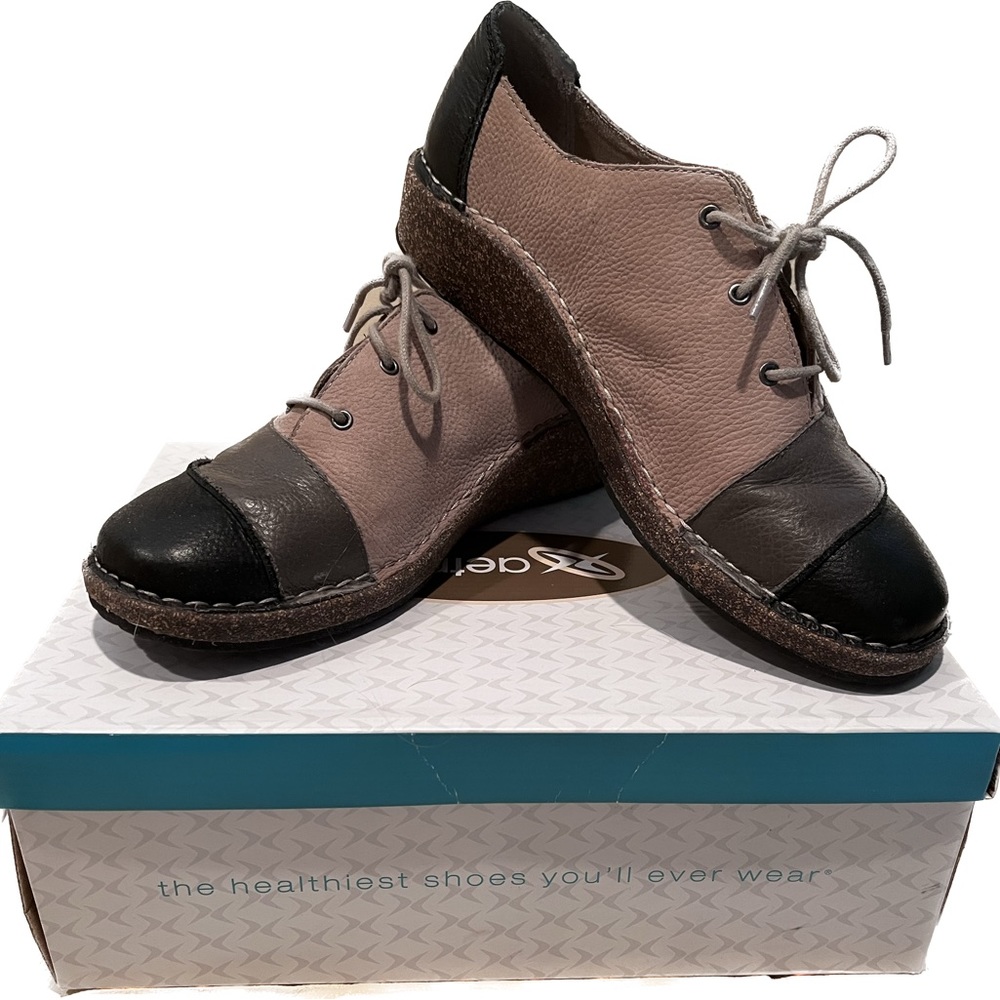 Aetrex Kerry Oxford Lace Ups. Size 42